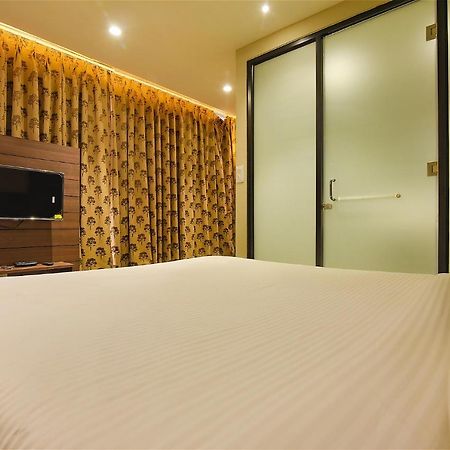 Fabhotel Eros 282 - Nr Sreebhumi Liluāh 외부 사진