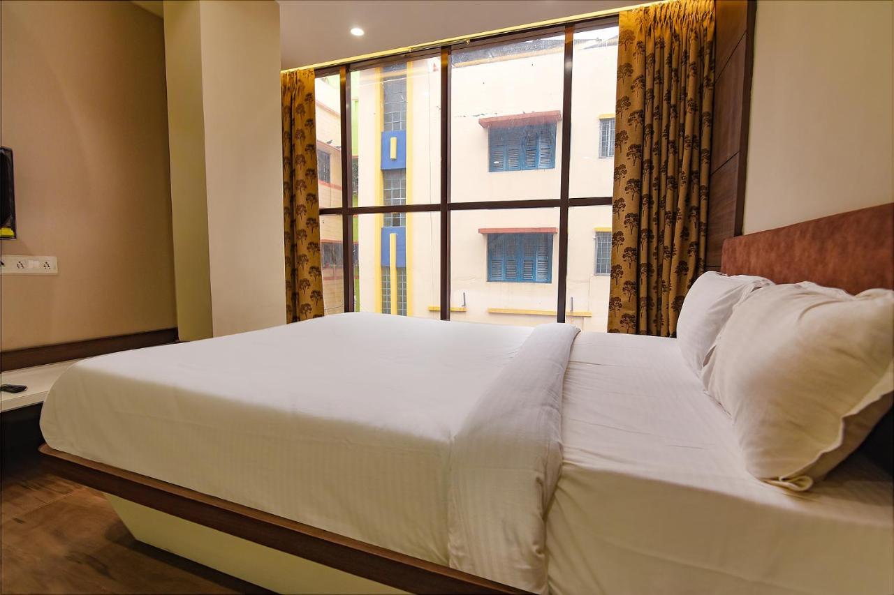 Fabhotel Eros 282 - Nr Sreebhumi Liluāh 외부 사진